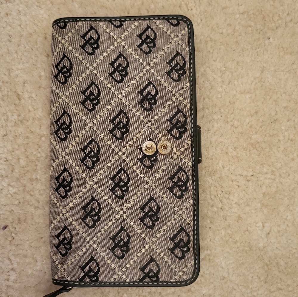 Dooney & Bourke